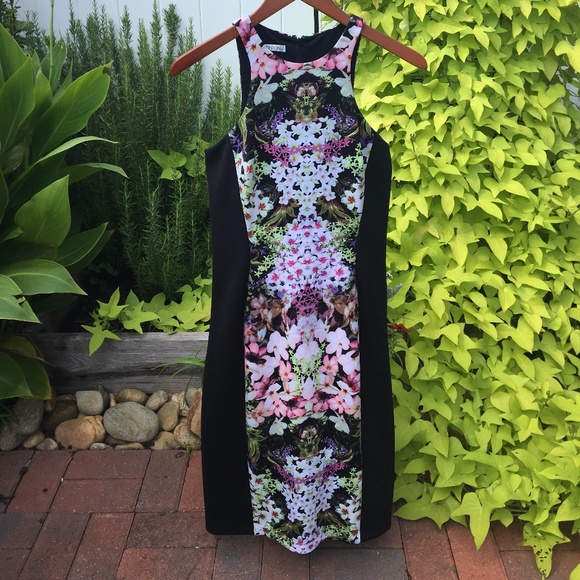 Maggy London Hourglass Form Fitting Flower Dress - Picture 1 of 7
